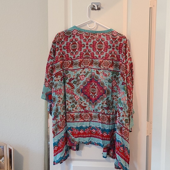 Elegant Charlie Paige Cover Up 😍 - Picture 3 of 7